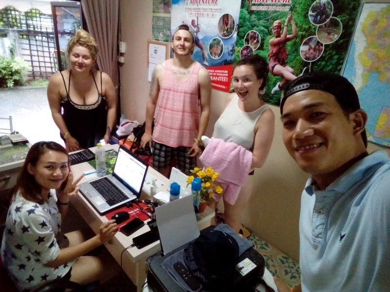 Twin House @ Tapae Hostel Chiang Mai Buitenkant foto