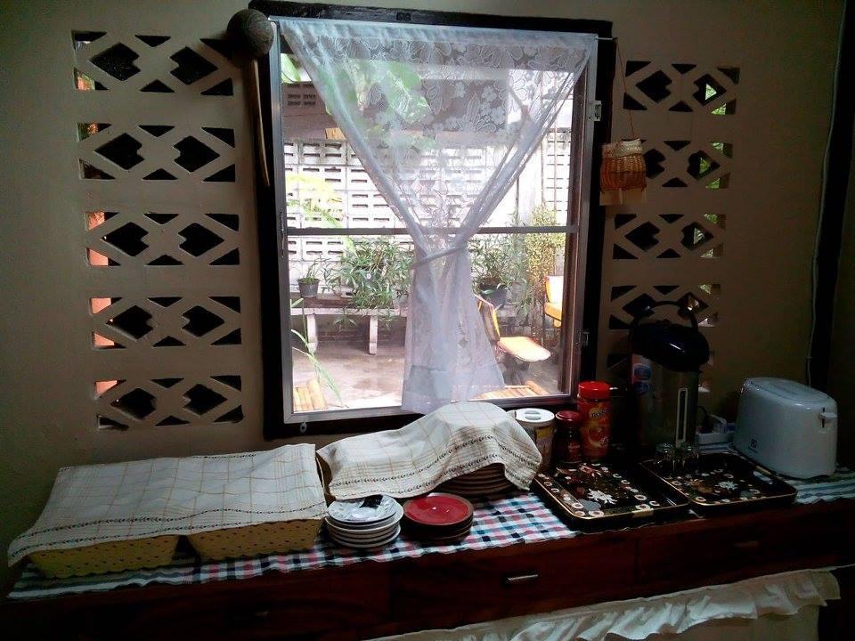 Twin House @ Tapae Hostel Chiang Mai Buitenkant foto