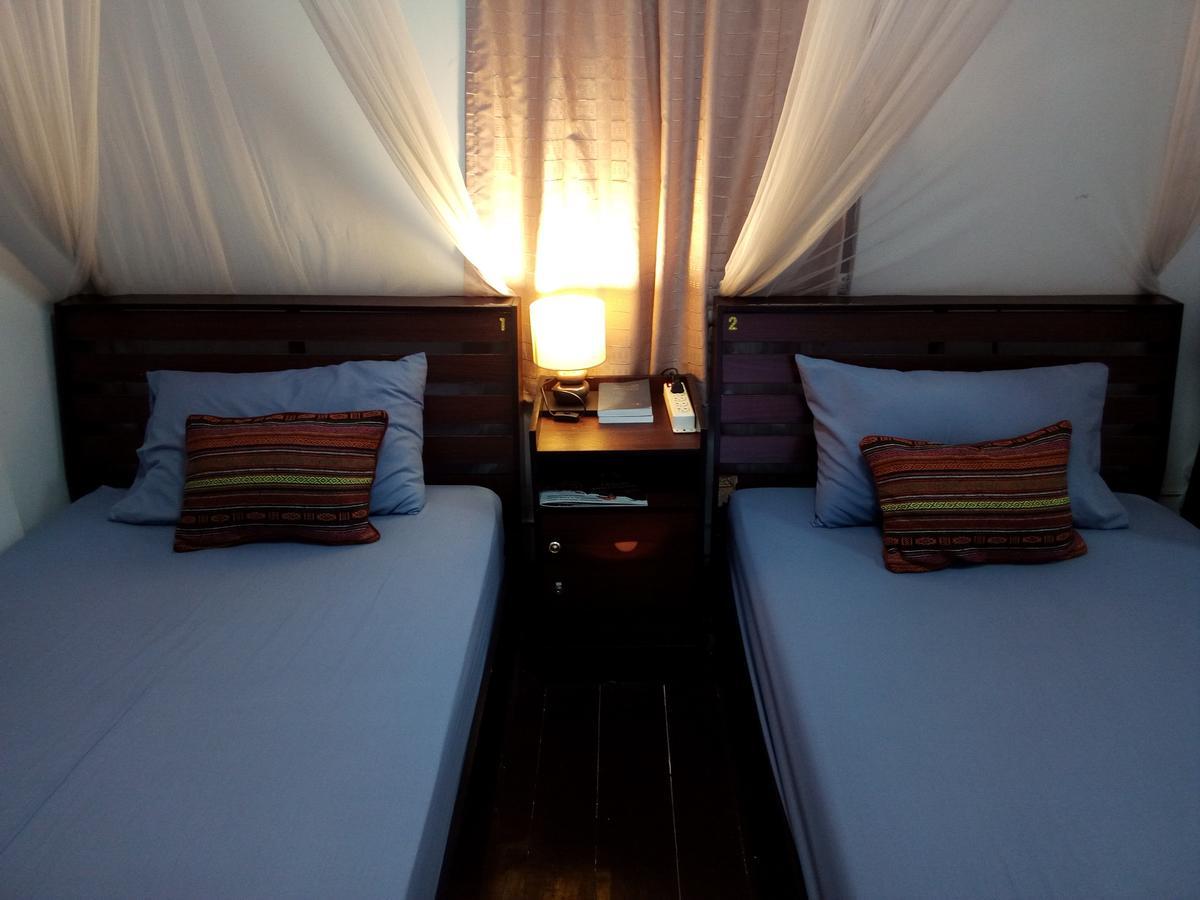 Twin House @ Tapae Hostel Chiang Mai Buitenkant foto