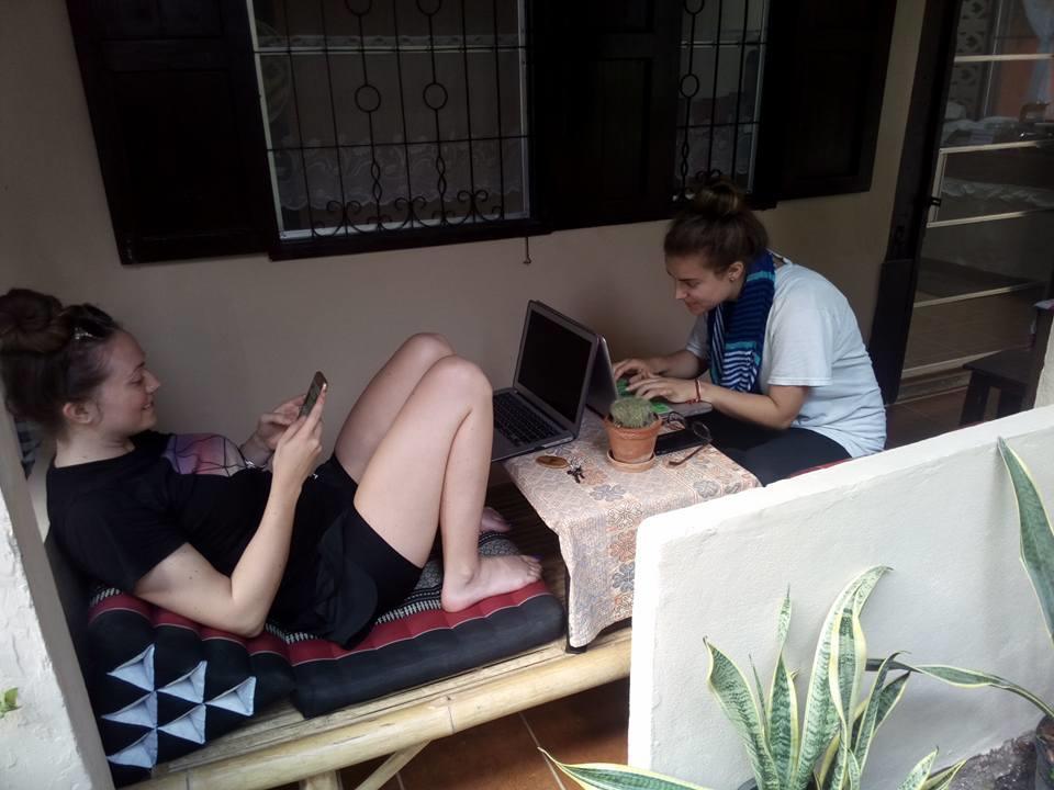 Twin House @ Tapae Hostel Chiang Mai Buitenkant foto