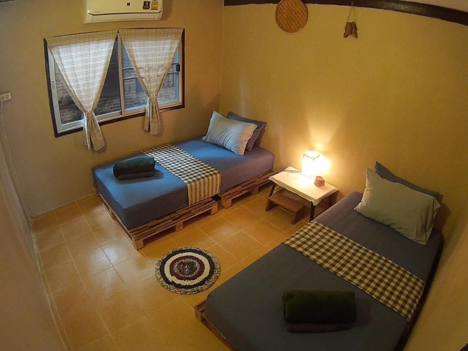 Twin House @ Tapae Hostel Chiang Mai Buitenkant foto