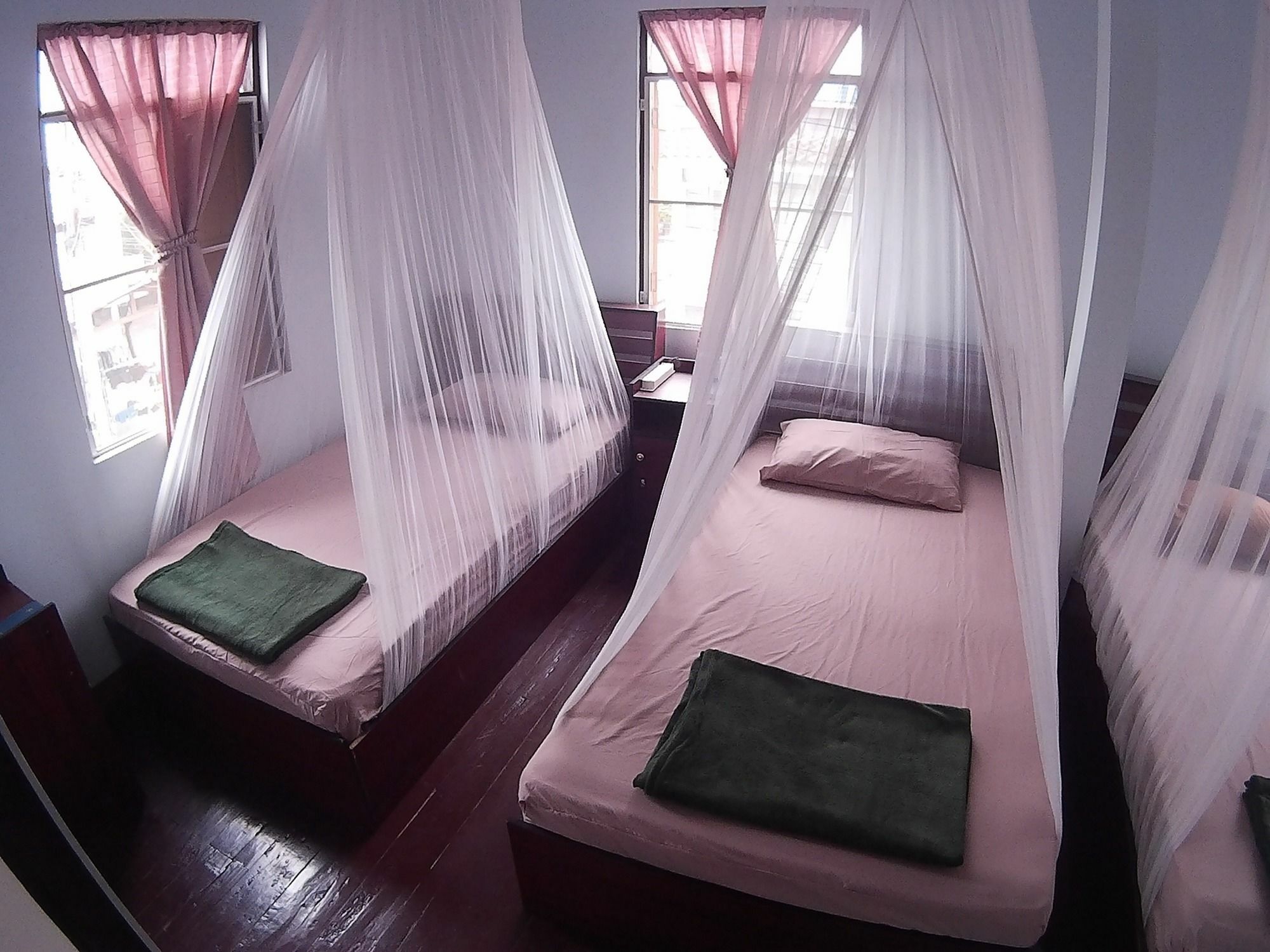 Twin House @ Tapae Hostel Chiang Mai Buitenkant foto